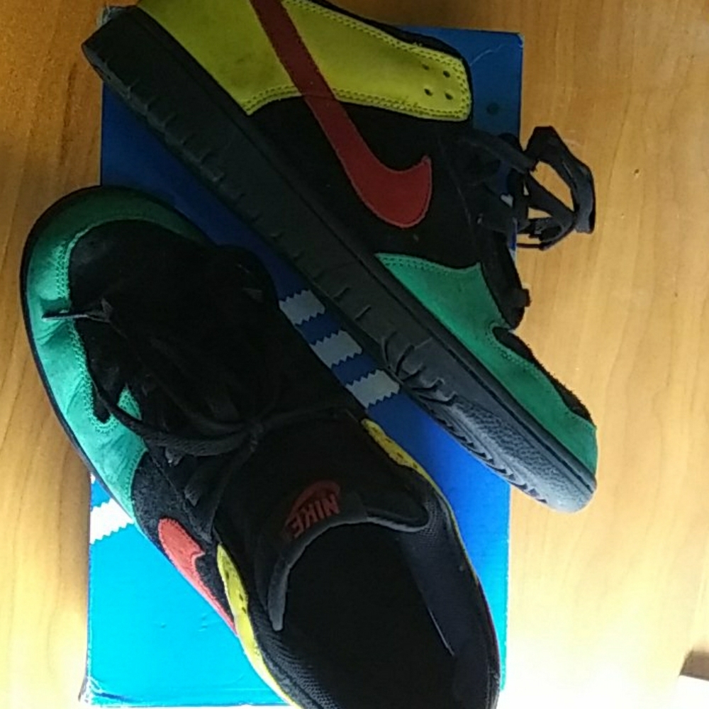 Rare Rasta Nike Jordans Size 9